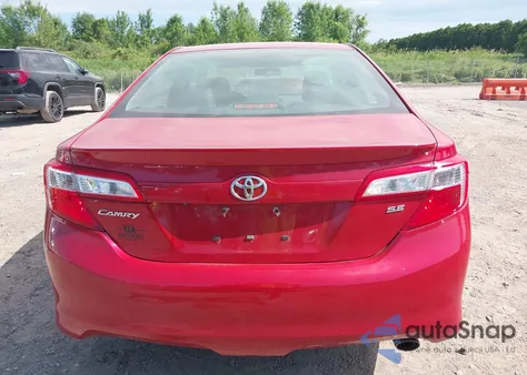 2014 Toyota Camry Se z USA, uszkodzony, nr VIN 4T1BF1FKXEU815548